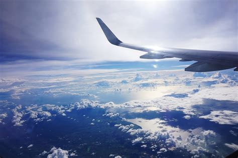 到日本飛多久時間，飛機上的雲朵會不會也想旅行？